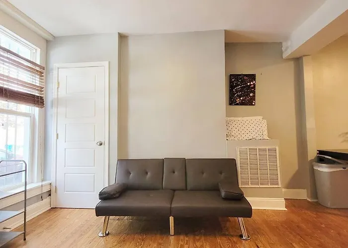 Entire House King Bed Near Downtown Free Parking
