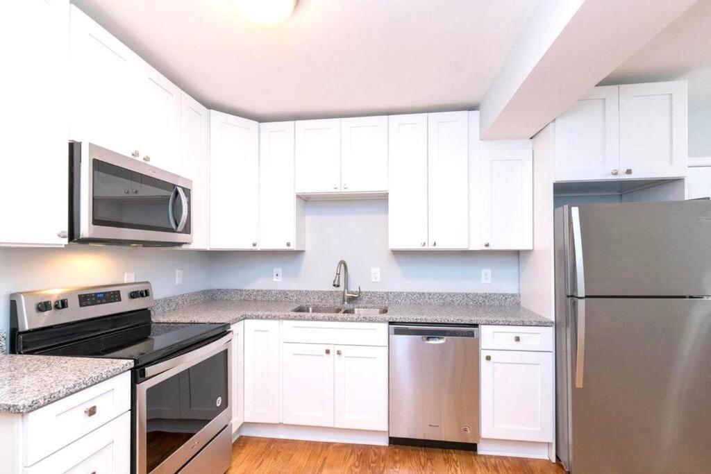 Entire House King Bed Near Downtown Free Parking Appartement *